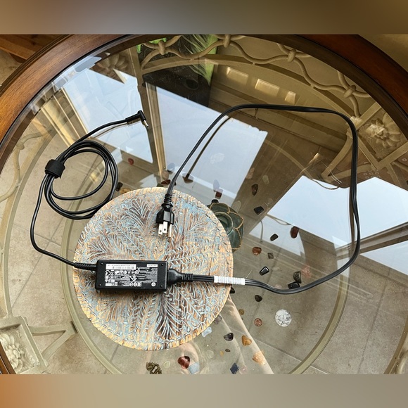 HP WINDOWS 8 LAPTOP- 17” Touchscreen Laptop- Includes Charger and Free Case - Picture 12 of 14